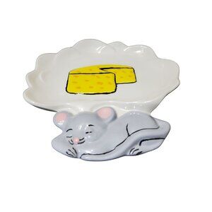 vintage 1979 handmade, handpainted ceramic mouse cheese serving plate.